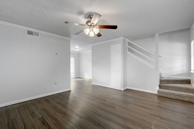 Building Photo - 5905 Hidden Valley Trail