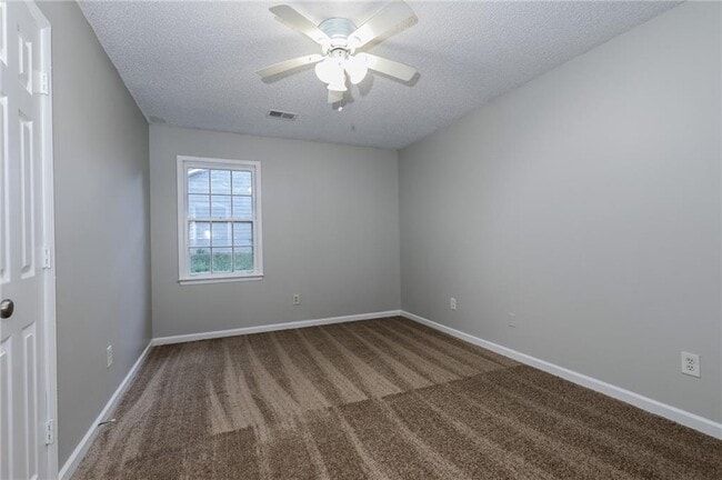 Building Photo - 3539 Tulip Dr