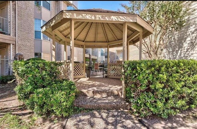 Foto del edificio - 12550 Whittington Dr