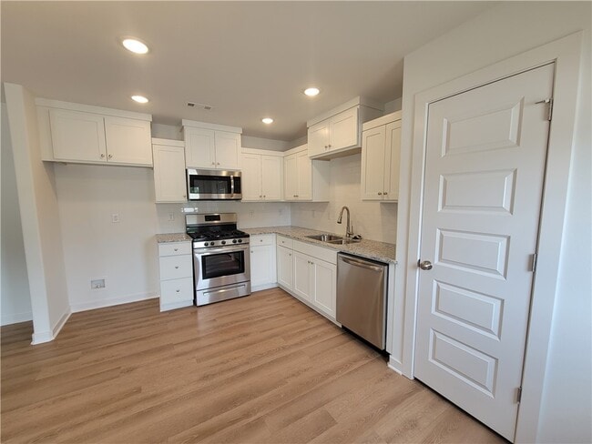 Building Photo - 5796 W Holdcroft Dr