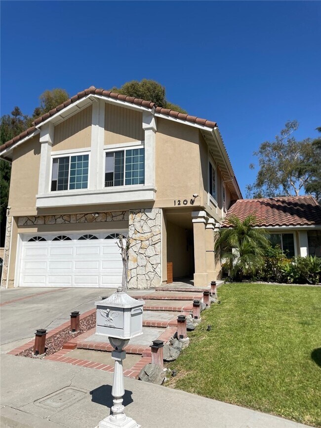 Building Photo - 1208 Summersworth Pl