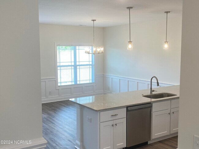 Building Photo - 4511 Laurel Rdg Dr
