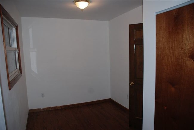 Building Photo - 26060 Clancy St