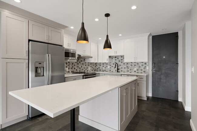 Foto del edificio - Updated One Bedroom in Great Cap Hill Location