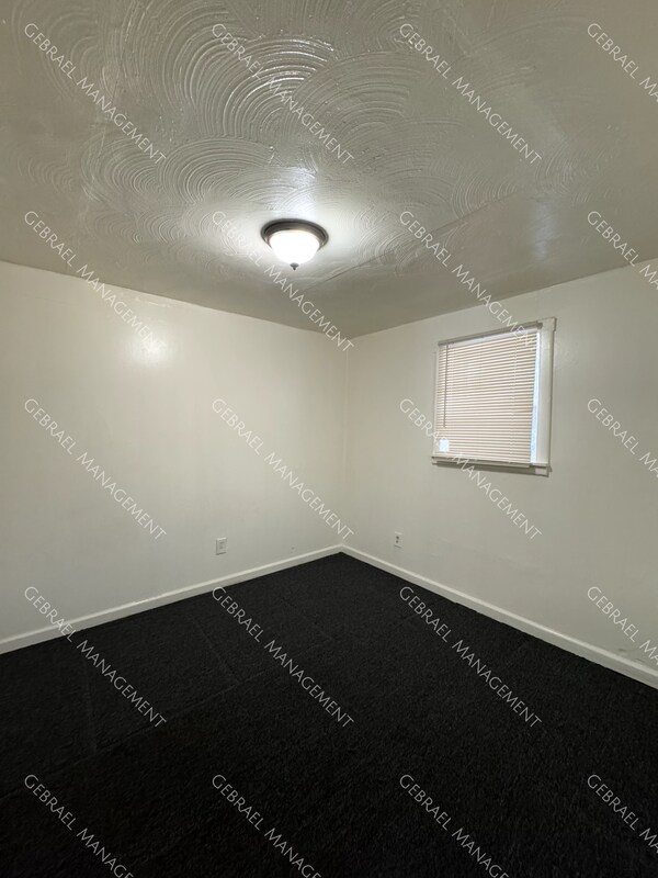 Building Photo - 5485 Detroit St