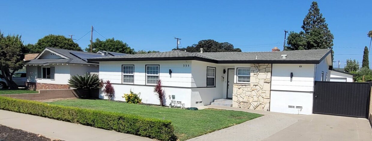 Foto principal - 335 S California St