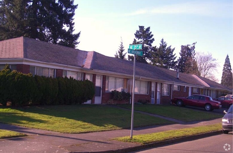 Foto del edificio - 7408 NE Broadway St