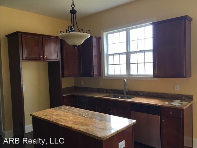 Building Photo - 5 br, 4 bath House - 5575 Toccoa Dr