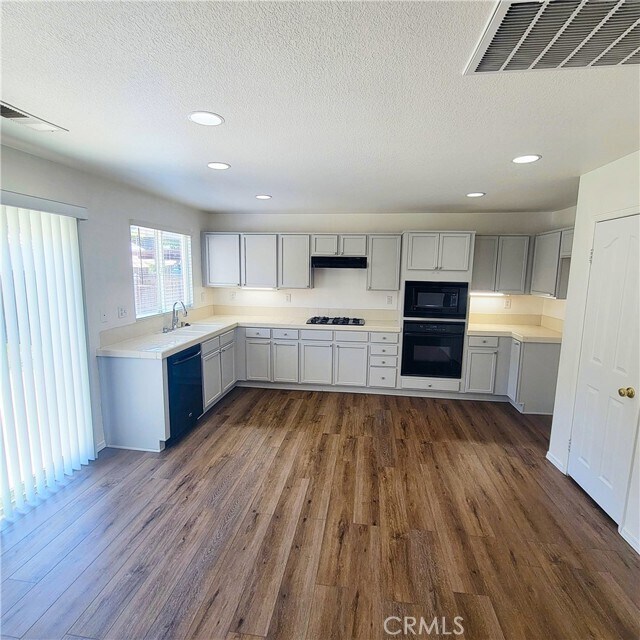Foto del edificio - 28551 Eagle St