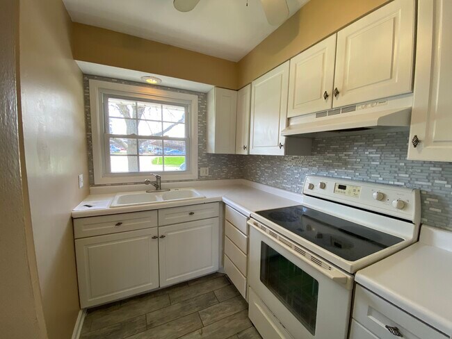 Building Photo - 1505 18th Ave