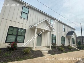 Building Photo - 2035 Rosewood Dr