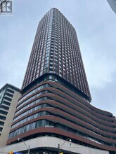 Building Photo - 180 Front St E