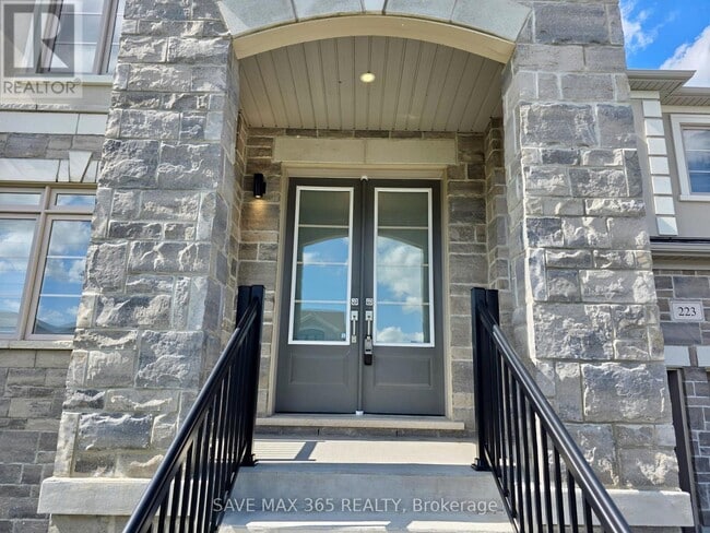 Building Photo - 223 Warden St