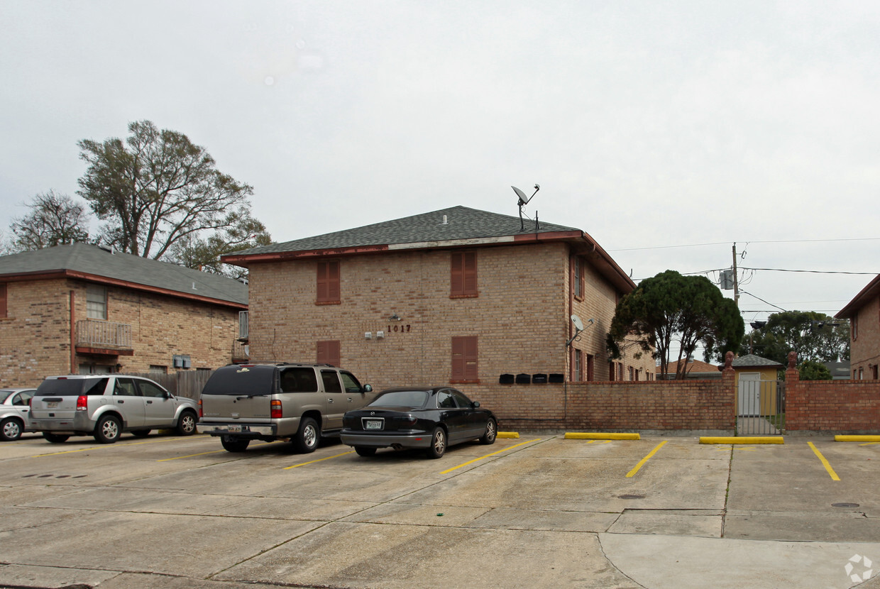 Primary Photo - 1017-1021 Dimarco Dr