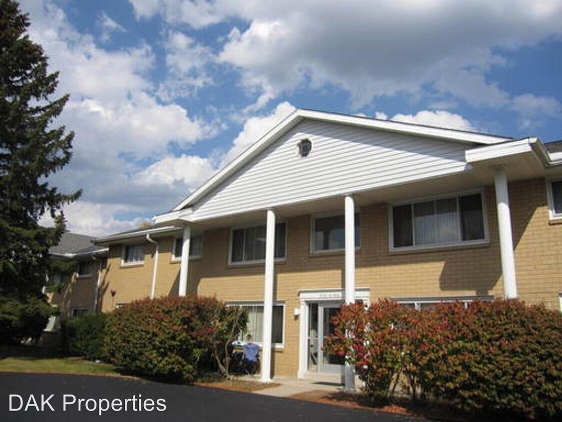 Foto principal - N169W19820-W19820 Chestnut Ct