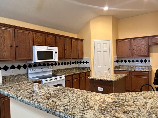 Building Photo - 3773 Menard Dr