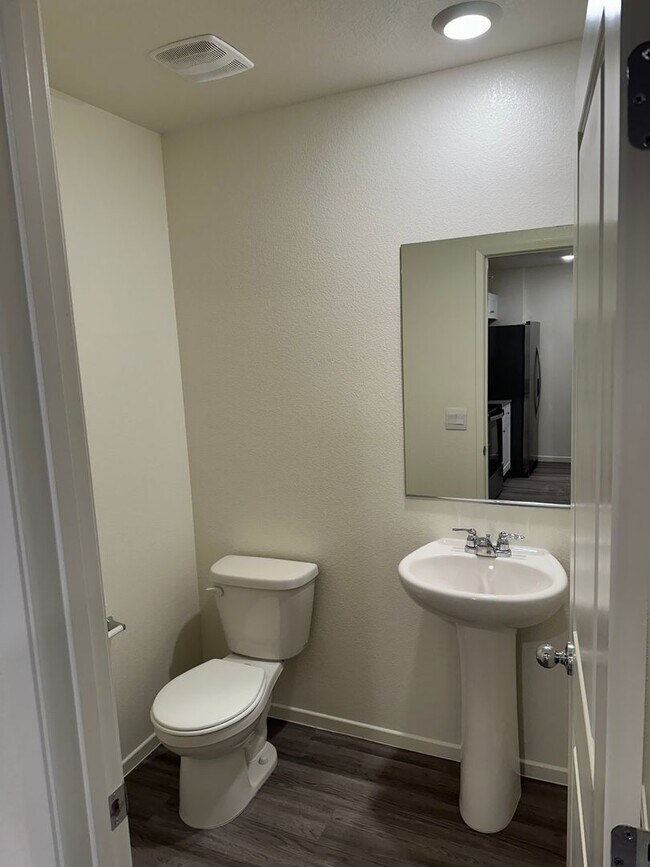 Foto del edificio - Brand New Townhouse!!! All Appliances incl...