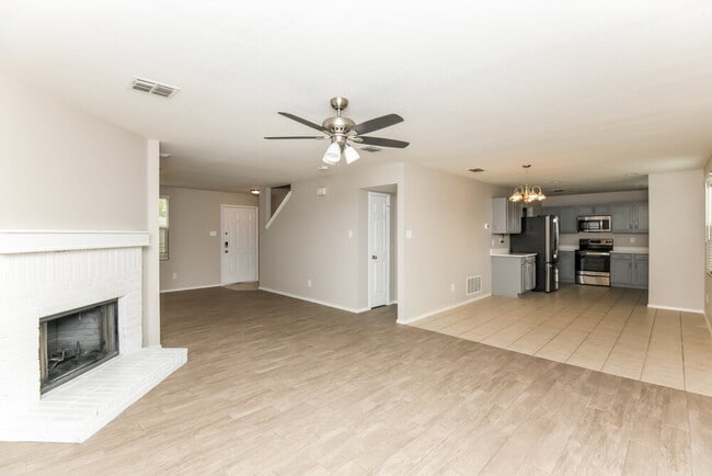 Building Photo - 221 Weber River tr