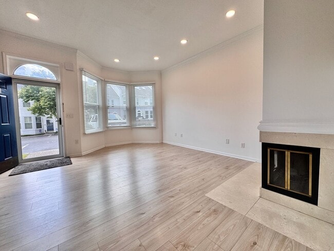 Foto del edificio - Updated 2 Bedroom Townhome Close to Vandy ...