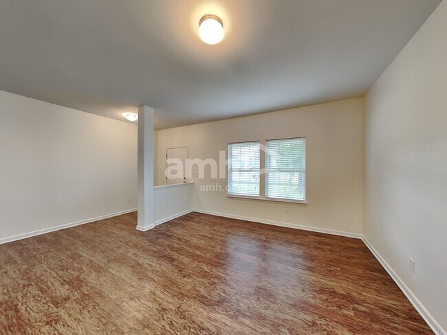 Foto del edificio - 14404 Waterlyn Dr