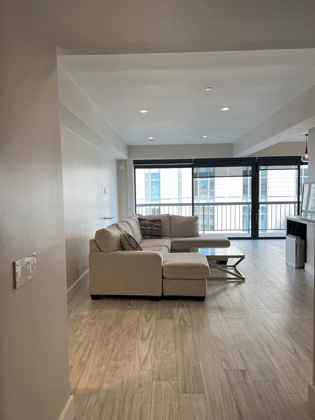 Foto del edificio - 10790 Wilshire Blvd