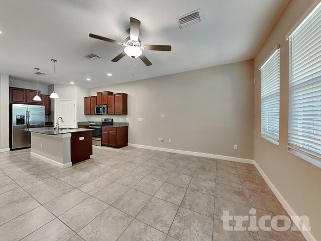 Foto del edificio - 6875 Citrus Creek Ln