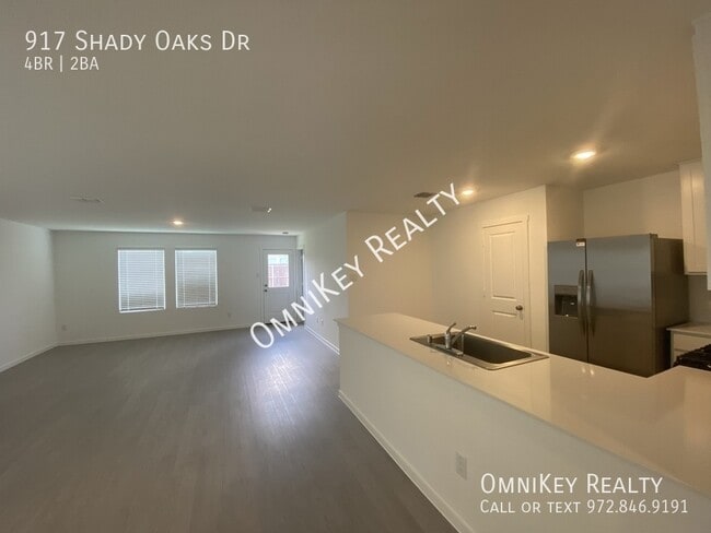 Building Photo - 917 Shady Oaks Dr