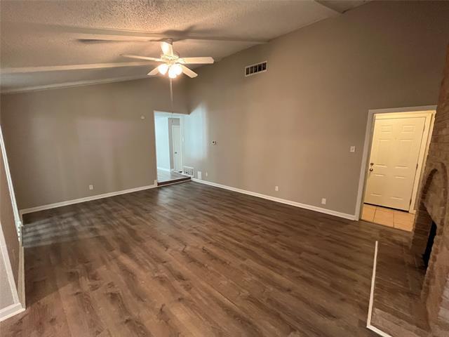 Building Photo - 10 Merrie Cir