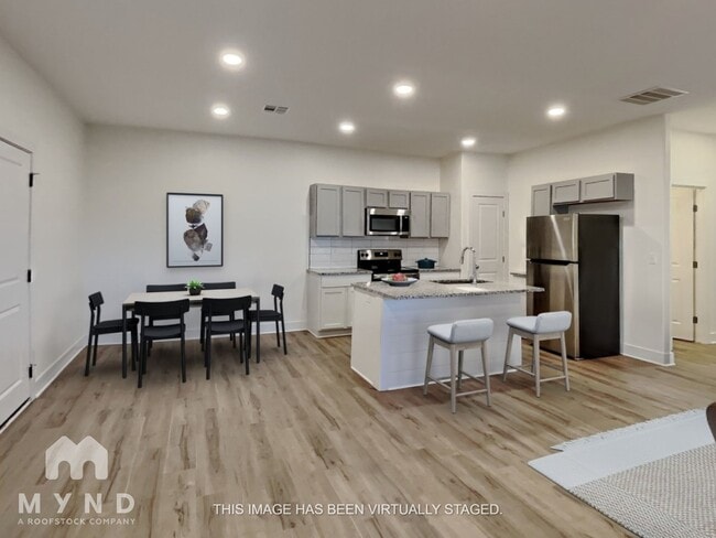 Building Photo - 5812 E Bristol Cir