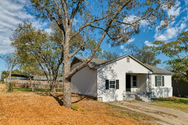 Foto del edificio - 4 Bedroom Home in Fort Worth