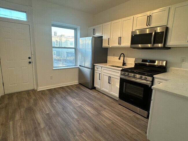 Building Photo - 419 N Montford Ave