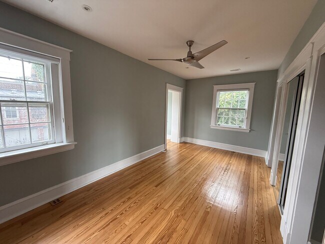 Building Photo - 139 S Colonial Ave