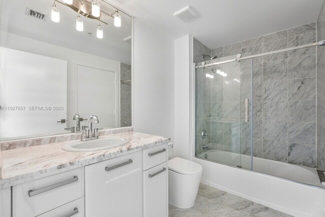 Foto del edificio - 244 Biscayne Blvd