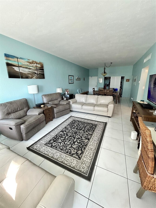 Building Photo - 4250 Galt Ocean Dr