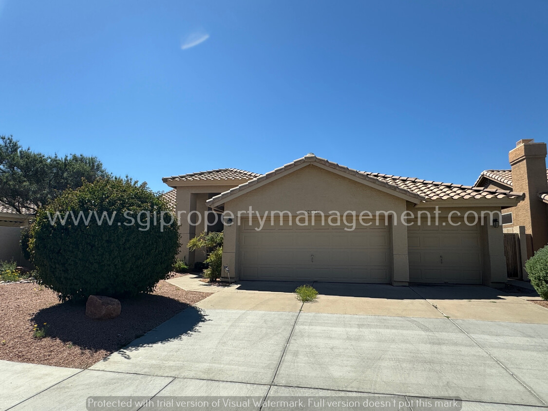 Foto principal - 4 BEDROOM CHANDLER PROPERTY!!