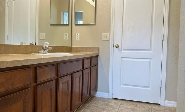 Building Photo - 1532 Broken Oak Dr