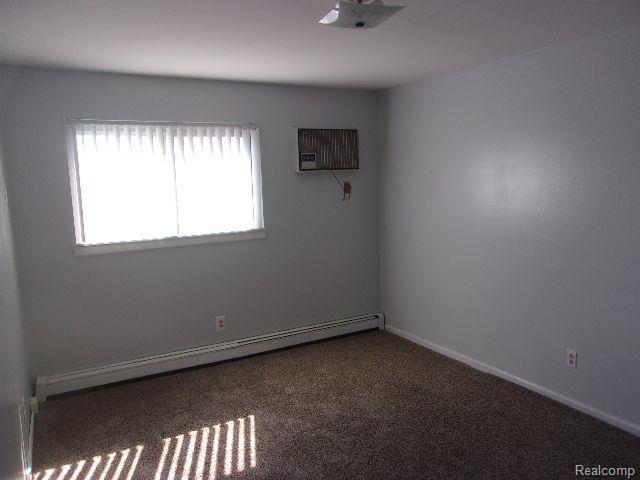 Foto del edificio - 25301 Five Mile Rd