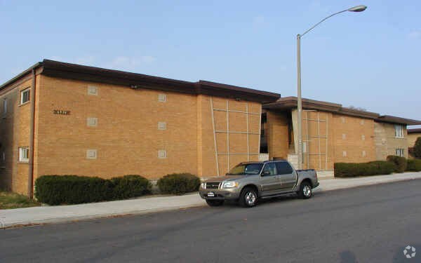 Primary Photo - 6951 Stanley Ave