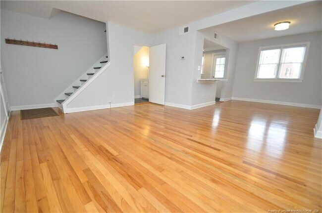 Foto del edificio - 1008 Nichols Dr