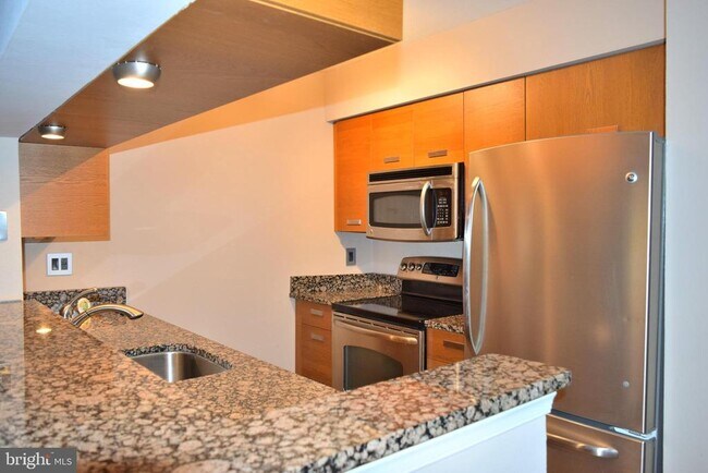 Building Photo - 3313 Wyndham Cir