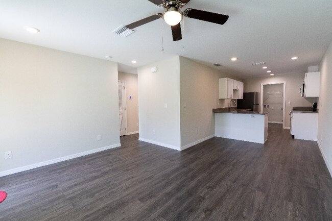 Building Photo - 2023 Fraser St