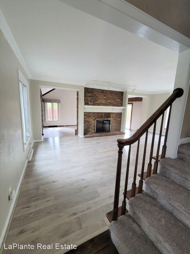 Building Photo - 4 br, 2.5 bath House - 6 Ridgewood Cr