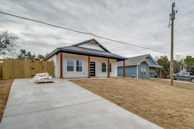 Building Photo - 2707 Brazos River Dr