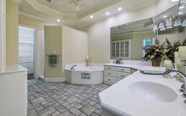 Foto del edificio - 15557 County Road 4052