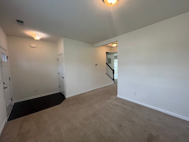 Building Photo - **Move-in Special: Half Off First Month's ...