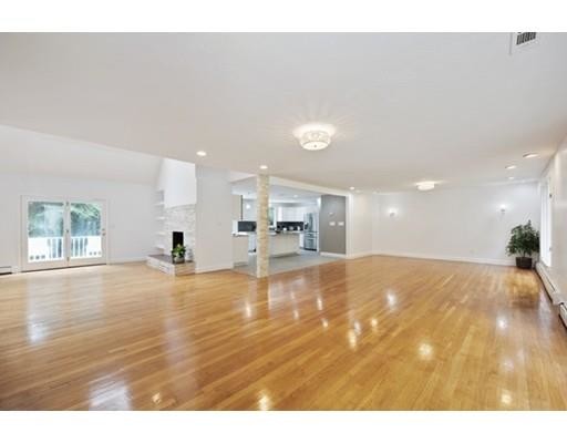 Building Photo - 11 Buttercup Ln
