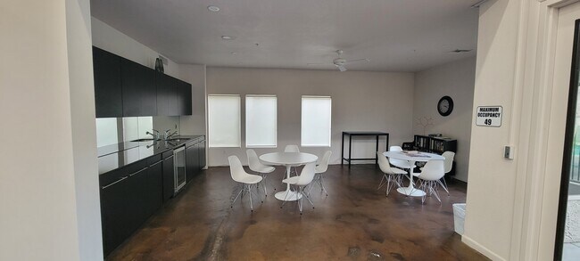 Clubhouse - 1295 N Ash St