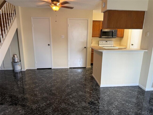 Building Photo - 2120 El Paseo St