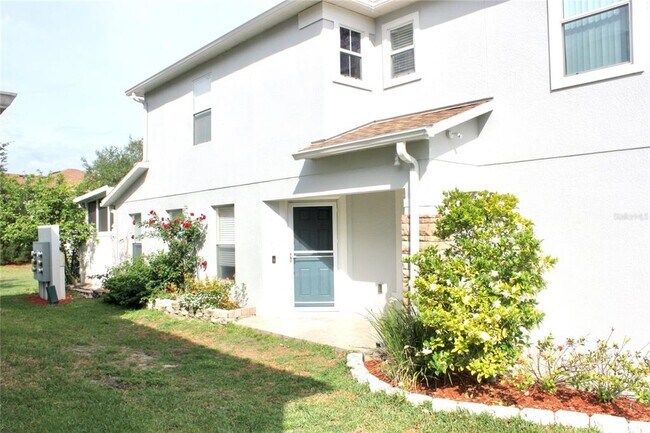 Building Photo - 2560 Aventurine St
