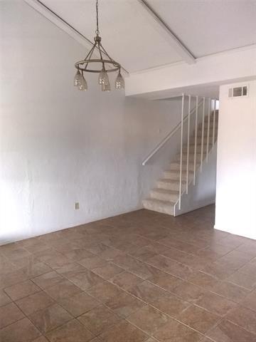 Building Photo - 733 Arrowhead Cir